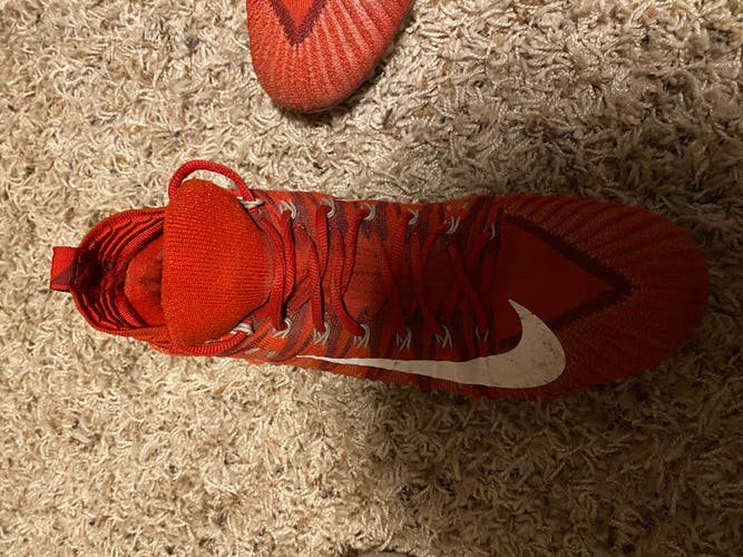 Unisex Molded Cleats Low Cut Alpha Menace 2 Elite Flyknit