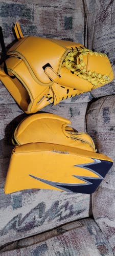 Factory MAD Gloves - Sr