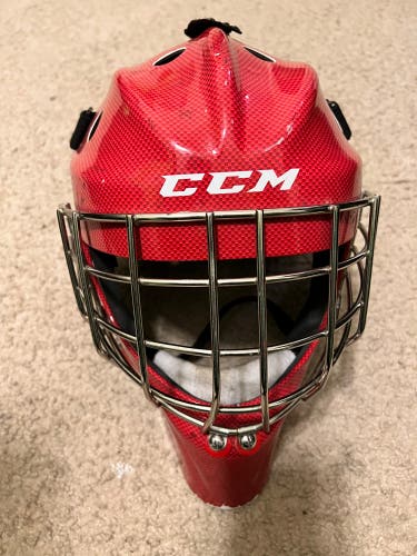 CCM 1.5 Carbon Red Goalie Mask Junior