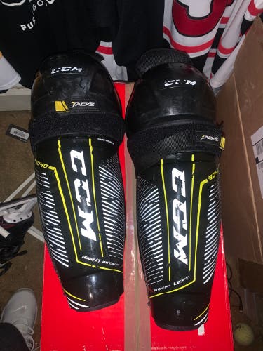 Used CCM  Tacks 9040 Shin Pads