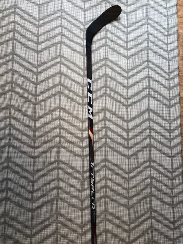 Intermediate Right Handed Toe P28 JetSpeed FT2 Team Hockey Stick