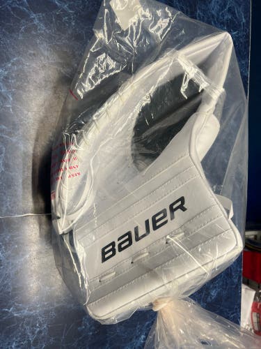 New Full Right Bauer GSX Goalie Glove Sr.