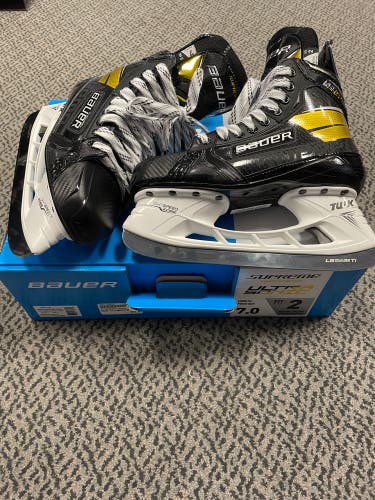 Bauer Supreme Ultrasonic size 7 fit 2 Skate