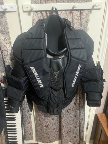 XL Bauer Pro Stock Supreme S190 Goalie Chest Protector from The Dallas Stars Organization