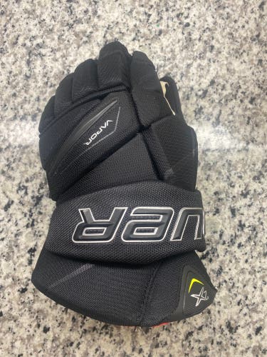 Used Bauer 15"  Vapor 2X Gloves