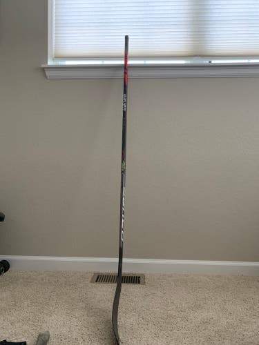 Intermediate Right Handed   Vapor FlyLite Hockey Stick