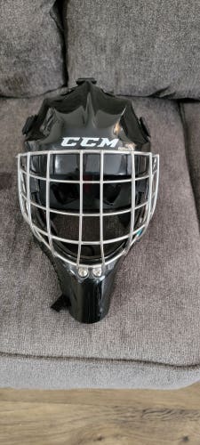 Senior Used CCM 9000 Goalie Mask Medium