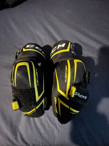 Small CCM  Tacks Elbow Pads