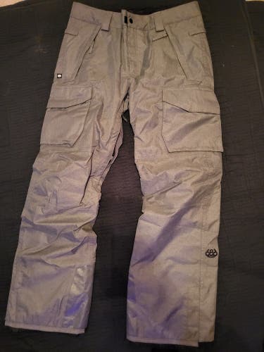 Gray Men's Adult Used Medium 686 Pants