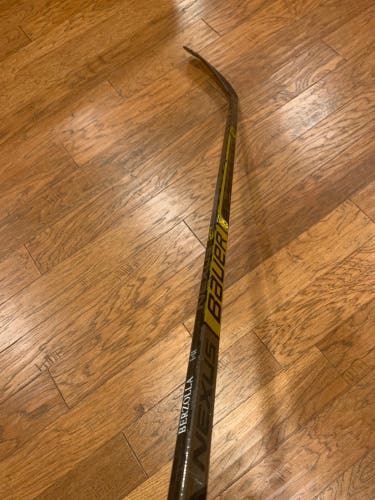Pro Stock Yellow Bauer 2n Pro Senior (NEED GONE, SEND OFFERS)