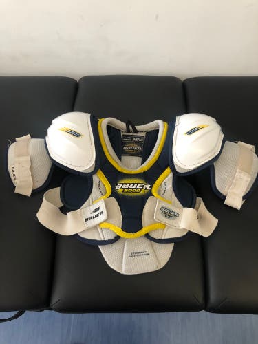 Bauer 2000 Junior Youth M Shoulder Pads