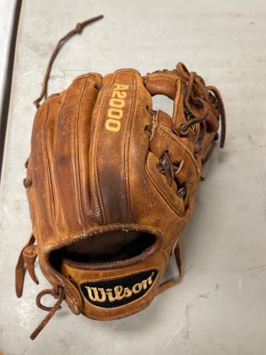 Infield 11.5" A2000 Baseball Glove
