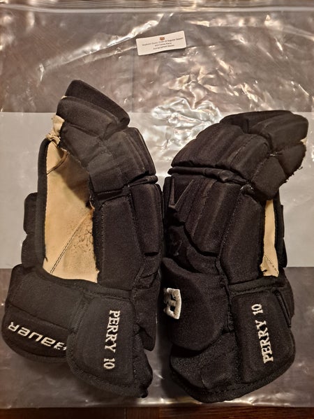 Vancouver Canucks Dorsett Bauer APX2 Pro 14 Pro Stock Gloves