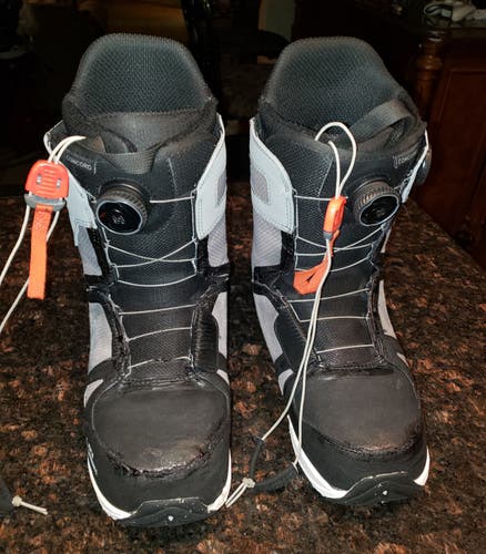 Men's 10.5 Burton BOA SNOWBOARD BOOTS ASPEN CONCORD *USED*