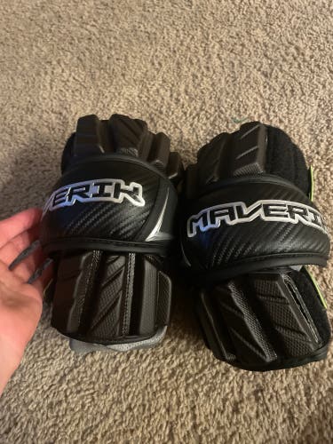Maverick MAX lacrosse elbow pads size medium