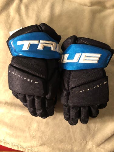 New True 13" Catalyst 9X Gloves Winnipeg