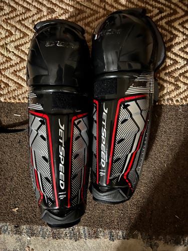 Ccm jetspeed Vibe shin pads Size 14