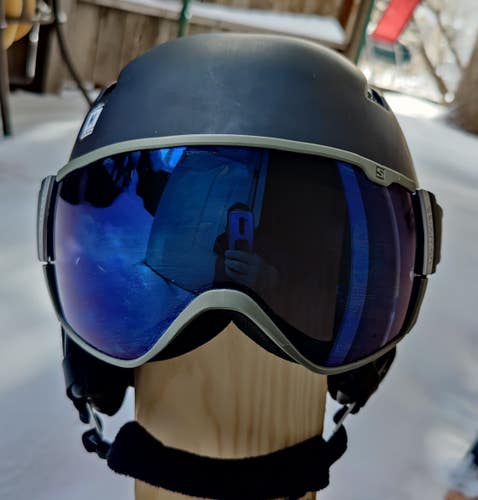 Used Men's Medium Salomon Driver CA Visor Helmet