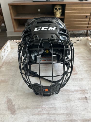 CCM Tacks 910 Helmet Size L Senior