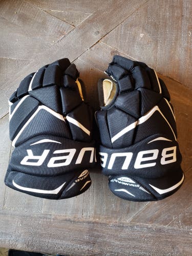 Used Bauer Vapor X700 Gloves 14"