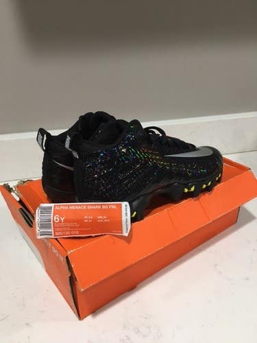 New Men's Size 6.0 (Women's 7.0) Molded Cleats Nike Low Cut ALPHA