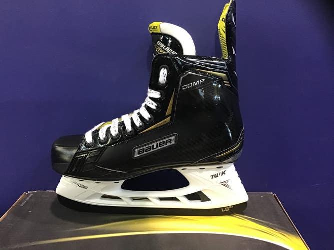 Senior New Bauer Supreme Comp Hockey Skates Regular Width Size 6.5