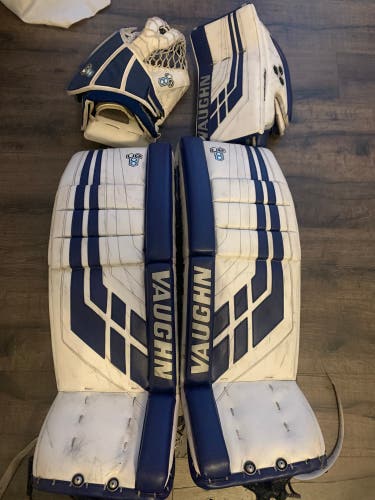 Vaughn V8 full goalie set (intermediate 28+2)