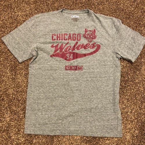 Chicago Wolves Adult Men's Used Medium Shirt