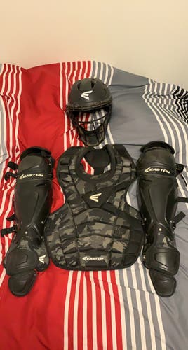Used Easton M10 Series Catcher's Set