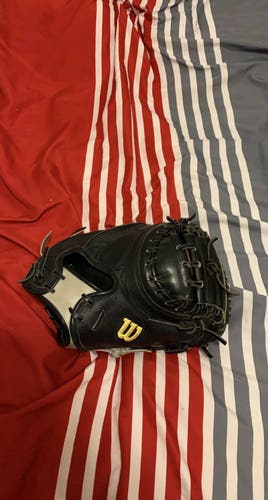 Right Hand Throw 33.5" A2000 Catcher's Glove