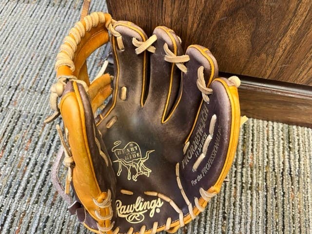 Used Rawlings Right Hand Throw Infield Heart of the Hide Baseball Glove 11.75"