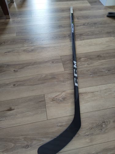 Senior CCM Right Handed 64K Hockey Stick Mid Pattern