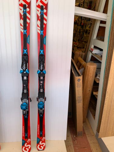Used Unisex 2018 Atomic Racing Race GS Skis With Bindings Max Din 12