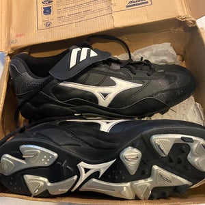 Black Men's Metal Low Cut
