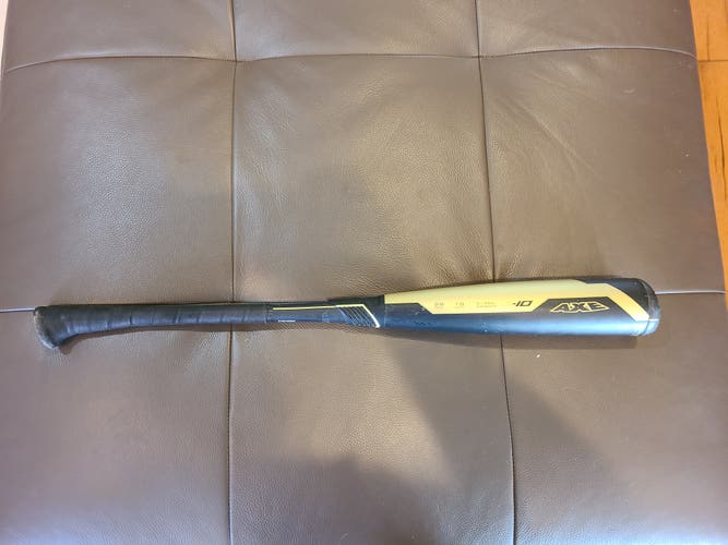 Used USSSA AXE Avenge Bat (-10) 29/19
