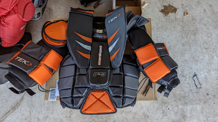 New Medium Powertek Barikad Goalie Chest Protector