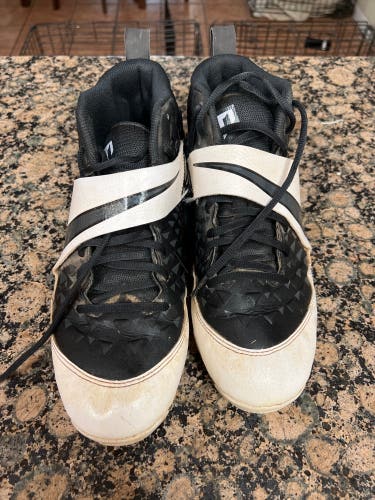 Black Men's Molded Cleats Low Cut Trout