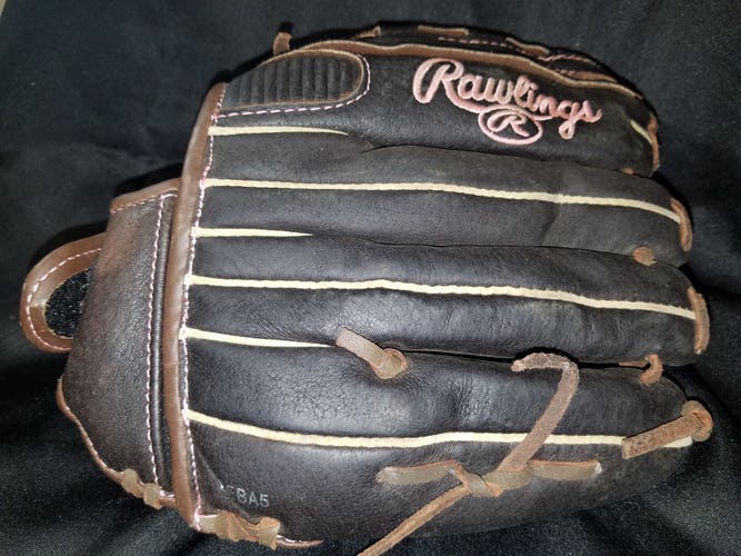 Used Rawlings Left Hand Throw Infield Baseball Glove 10.5"