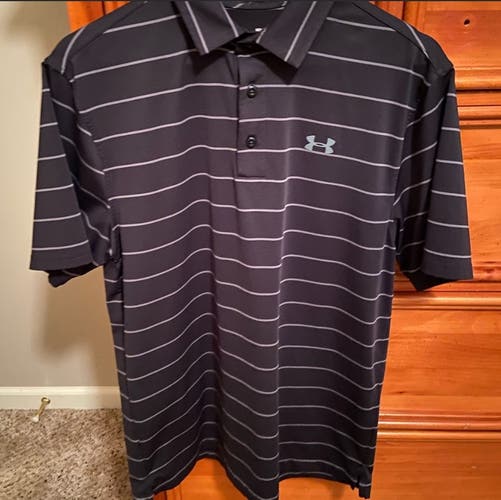 Black Men's Medium Under Armour Shirt