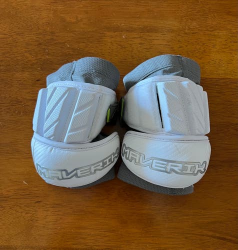 Large Maverik Max Elbow Pads