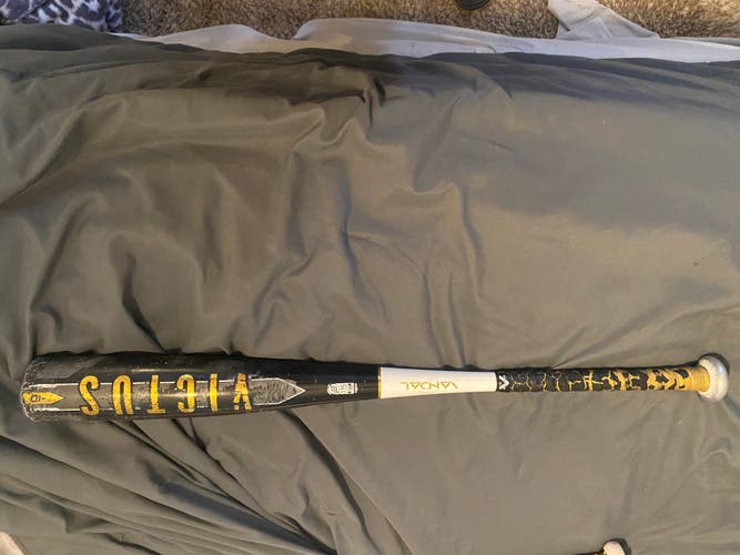 Used USSSA Certified Victus Alloy Vandal Bat (-10) 19 oz 29"