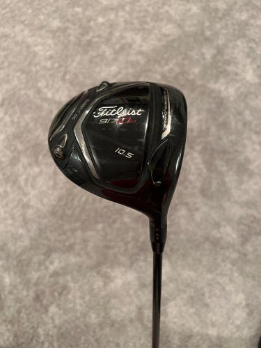 Men's Right Handed Regular Flex 10.5 Loft 917D2 Driver Excellent Condition