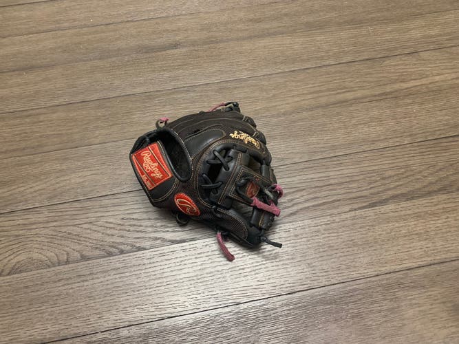 Two Rawlings gloves