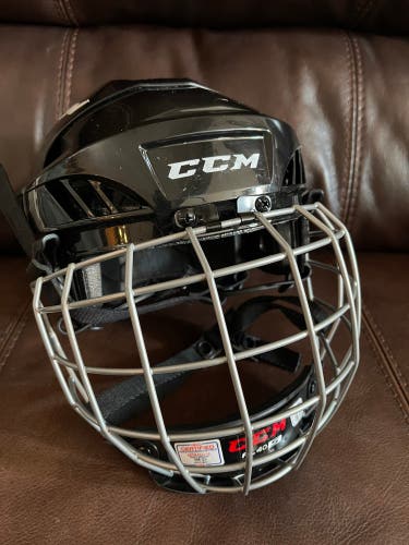 CCM FL 40  S hockey player helmet w Face mask