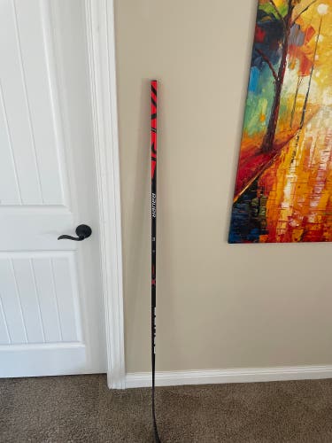 Senior Right Handed Pro Stock Vapor FlyLite Hockey Stick