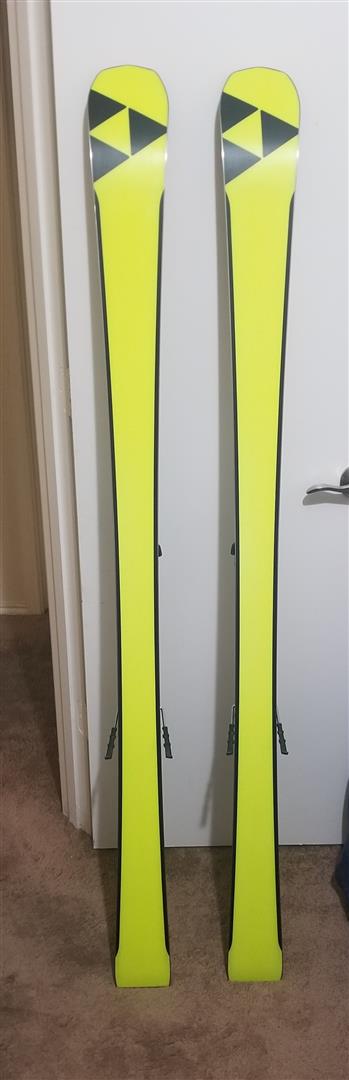 New 2021 Fischer RC4 The CURV GT Skis with Z13 Bindings Skis