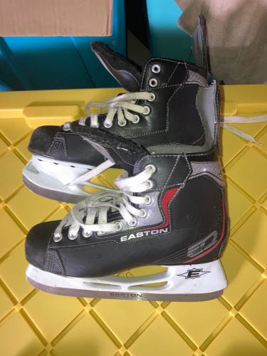 Senior Easton Size 7 Synergy EQ Hockey Skates