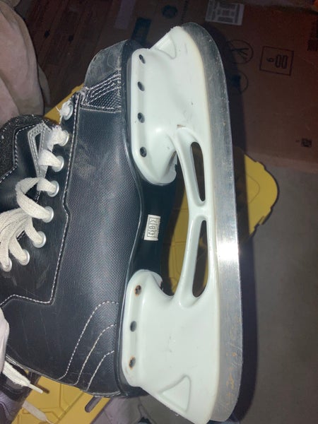 NEW No Box Easton Synergy SE16 Size 7