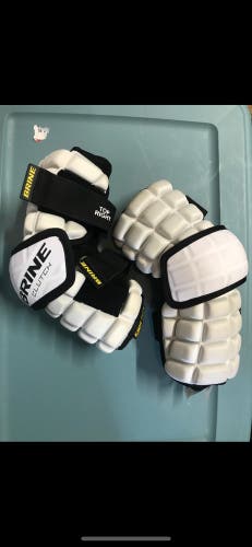 Brine clutch lacrosse elbow pads