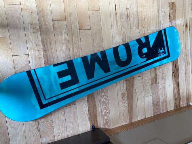 Used Men's Rome SDS Reverb rocker Snowboard All Mountain Without Bindings Medium Flex True Twin